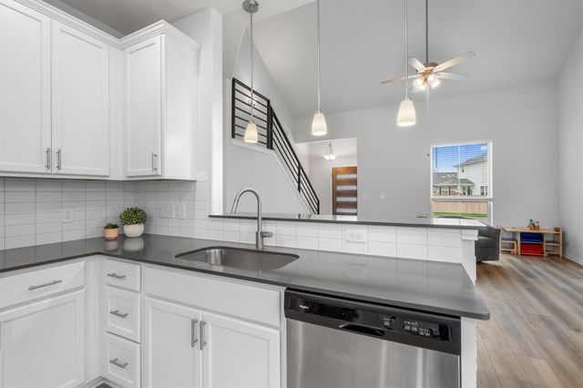 224 Backstays LOOP, Kyle, TX 78640