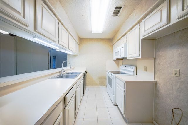 2800 Keller Springs Road 1D, Carrollton, TX 75006