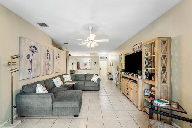 10760 Royal Caribbean Circle, Boynton Beach, FL 33437