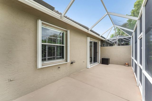 10760 Royal Caribbean Circle, Boynton Beach, FL 33437