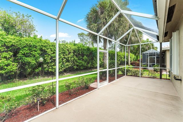 10760 Royal Caribbean Circle, Boynton Beach, FL 33437