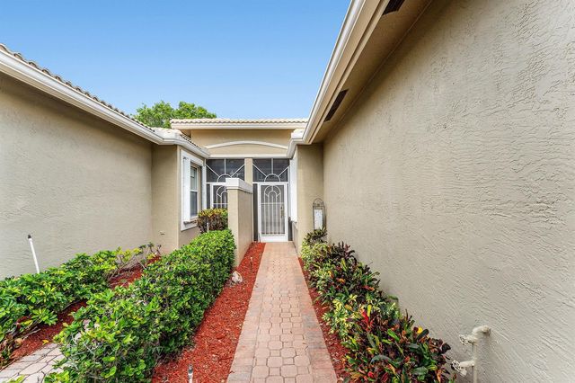 10760 Royal Caribbean Circle, Boynton Beach, FL 33437