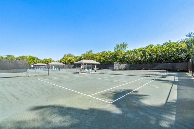 10760 Royal Caribbean Circle, Boynton Beach, FL 33437