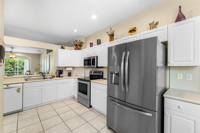 10760 Royal Caribbean Circle, Boynton Beach, FL 33437