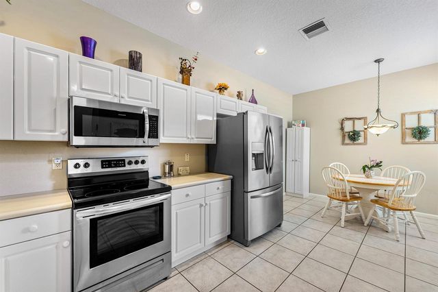 10760 Royal Caribbean Circle, Boynton Beach, FL 33437