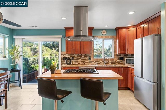 1236 Highland Blvd, Hayward, CA 94542