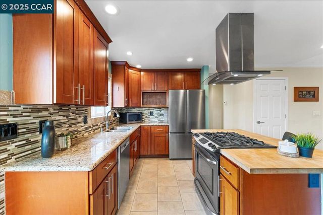 1236 Highland Blvd, Hayward, CA 94542