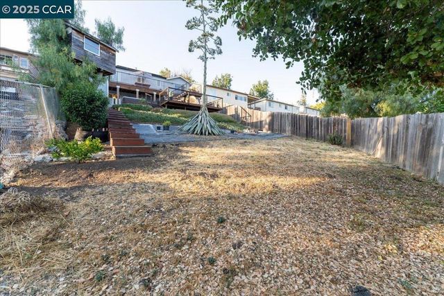 1236 Highland Blvd, Hayward, CA 94542