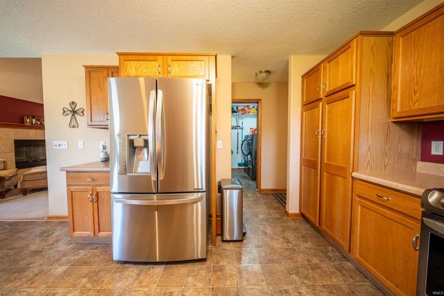 9418 Greyhawk Drive, Fort Wayne, IN 46835