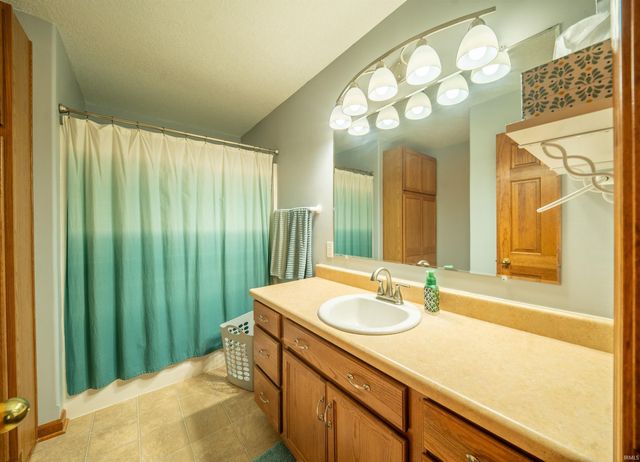 9418 Greyhawk Drive, Fort Wayne, IN 46835