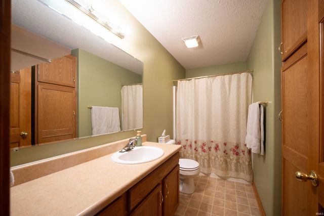 9418 Greyhawk Drive, Fort Wayne, IN 46835