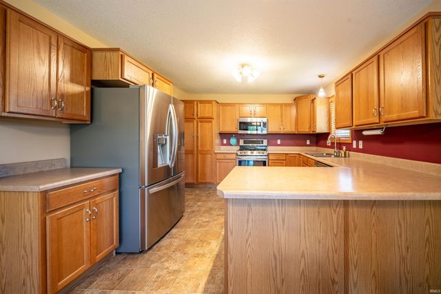 9418 Greyhawk Drive, Fort Wayne, IN 46835
