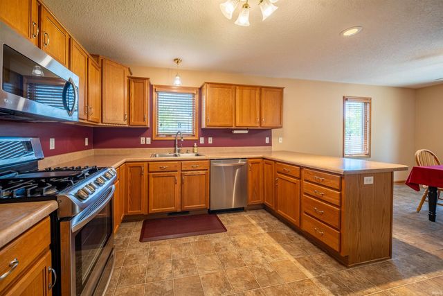 9418 Greyhawk Drive, Fort Wayne, IN 46835