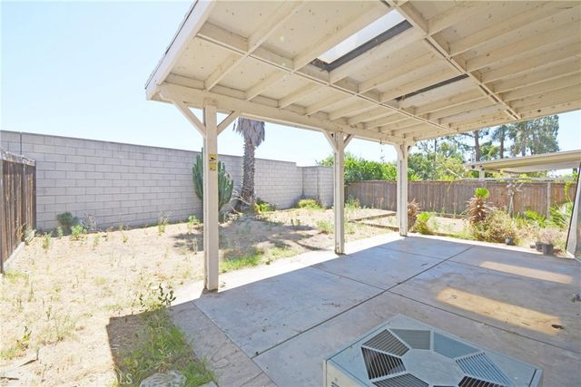 274 Settlers Rd, Upland, CA 91786