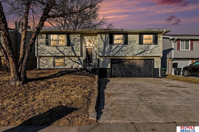 11564 Rambleridge Road, Omaha, NE 68164