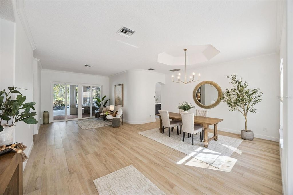 Image 9 of property listing at 2535 TETON STONE RUN, Orlando, FL 32828