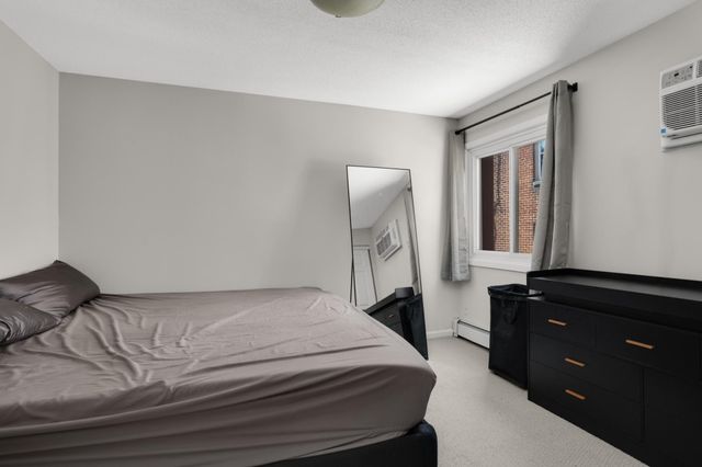 520 Ridgewood Avenue 102, Minneapolis, MN 55403