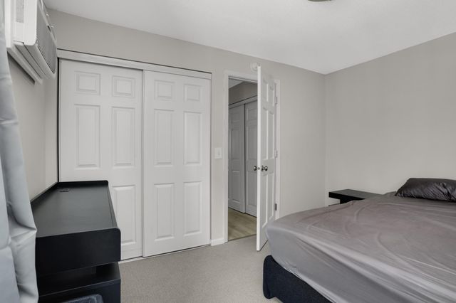 520 Ridgewood Avenue 102, Minneapolis, MN 55403