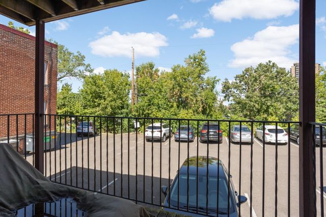 520 Ridgewood Avenue 102, Minneapolis, MN 55403