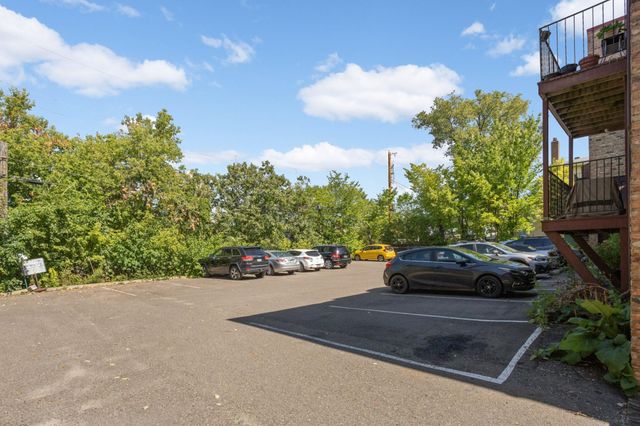 520 Ridgewood Avenue 102, Minneapolis, MN 55403