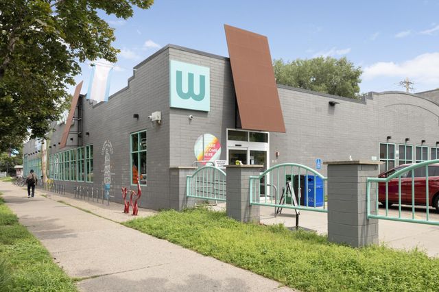 520 Ridgewood Avenue 102, Minneapolis, MN 55403