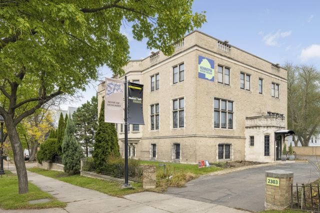 520 Ridgewood Avenue 102, Minneapolis, MN 55403
