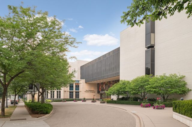 520 Ridgewood Avenue 102, Minneapolis, MN 55403
