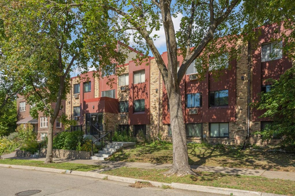 520 Ridgewood Avenue 102, Minneapolis, MN 55403 — exterior