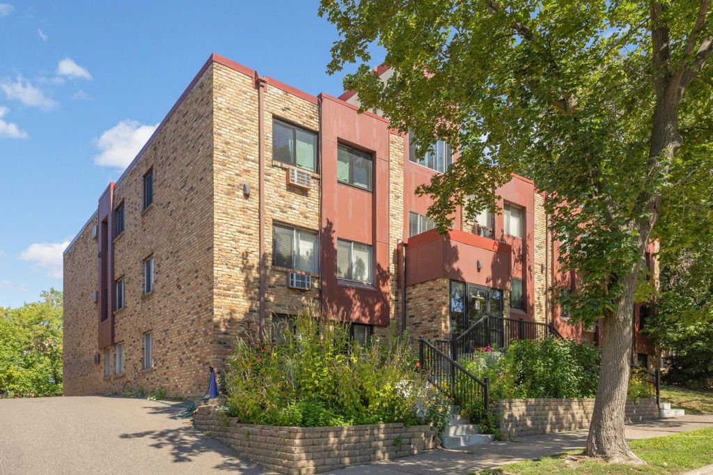520 Ridgewood Avenue 102, Minneapolis, MN 55403 — photo 2