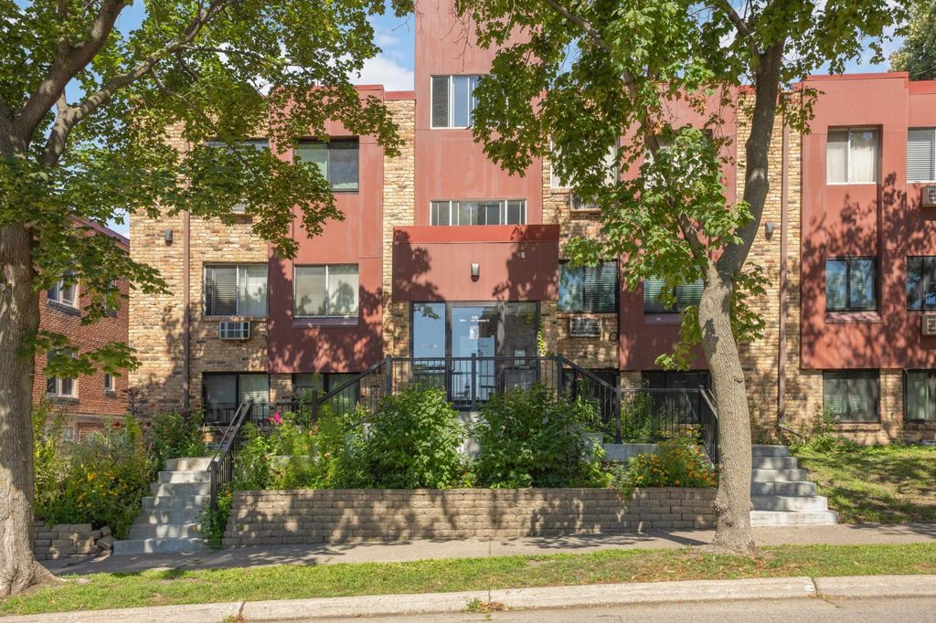 520 Ridgewood Avenue 102, Minneapolis, MN 55403 — photo 3
