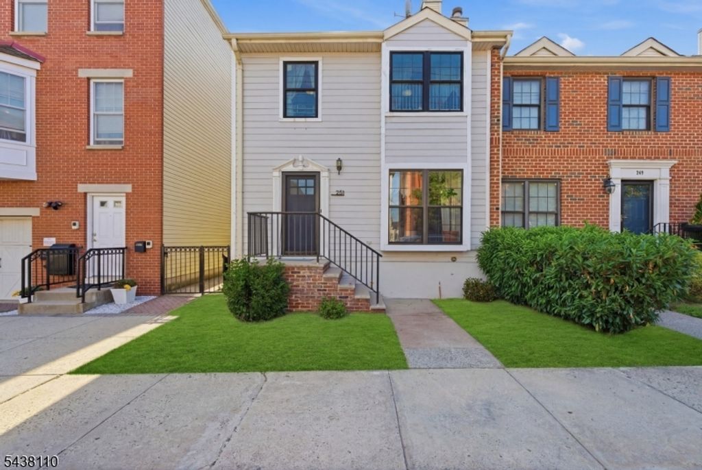251 Mount Pleasant Ave, Newark City, NJ 07104