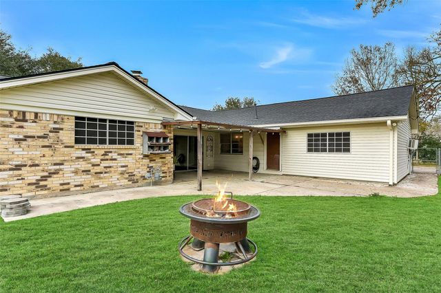 3405 Longherridge Drive, Pearland, TX 77581