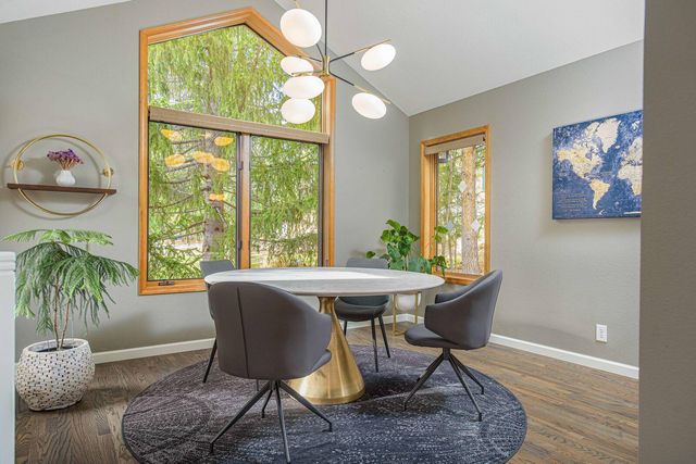 1648 NW Summit Drive, Bend, OR 97703