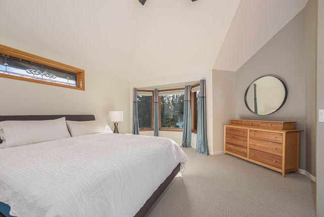 1648 NW Summit Drive, Bend, OR 97703