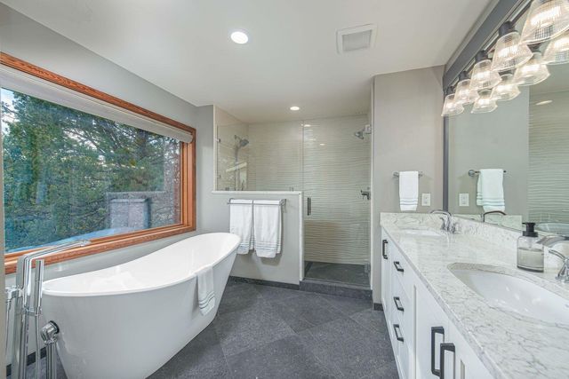 1648 NW Summit Drive, Bend, OR 97703