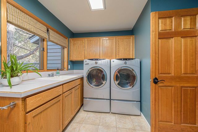 1648 NW Summit Drive, Bend, OR 97703