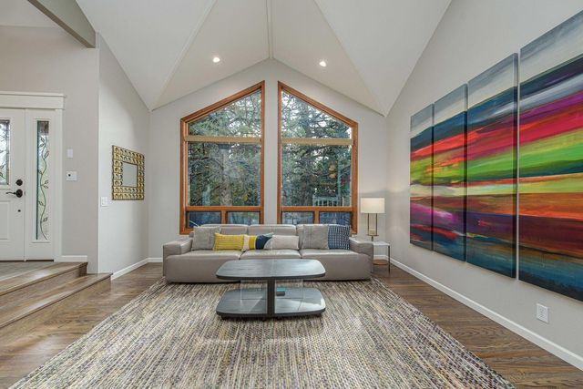 1648 NW Summit Drive, Bend, OR 97703