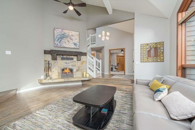 1648 NW Summit Drive, Bend, OR 97703