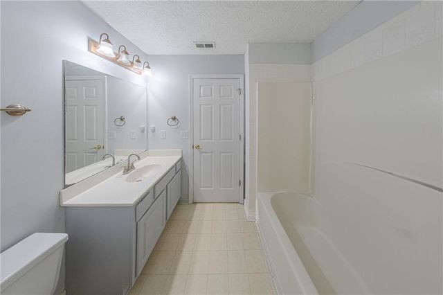 722 Thornapple Trail, Lawrenceville, GA 30046
