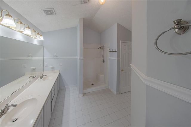 722 Thornapple Trail, Lawrenceville, GA 30046