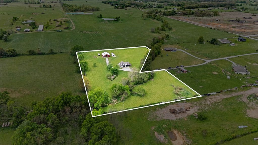 1113 NW Peterson Road, Bentonville, AR 72713