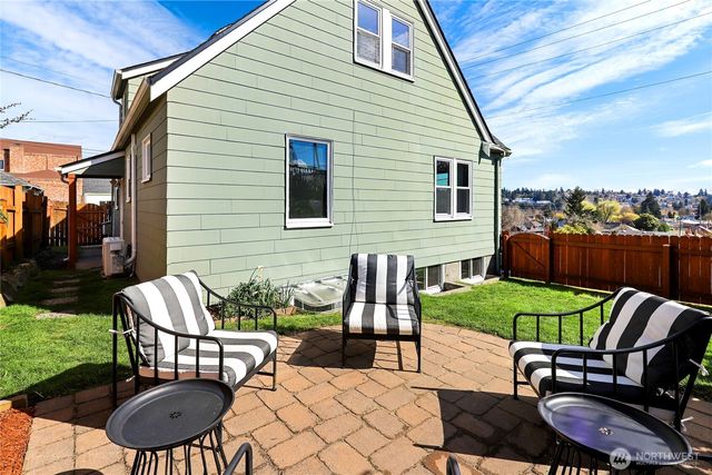 1121 Chester Avenue, Bremerton, WA 98337