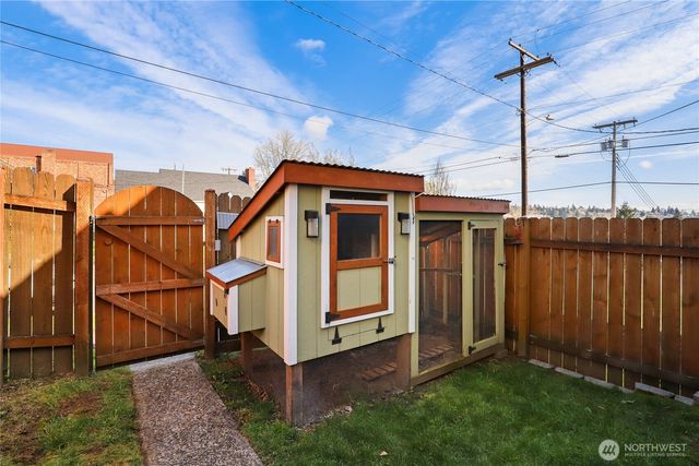 1121 Chester Avenue, Bremerton, WA 98337