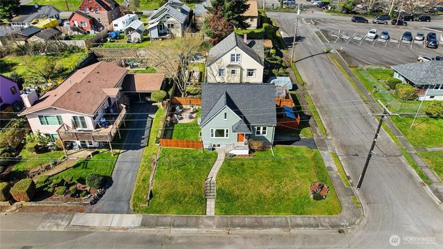 1121 Chester Avenue, Bremerton, WA 98337