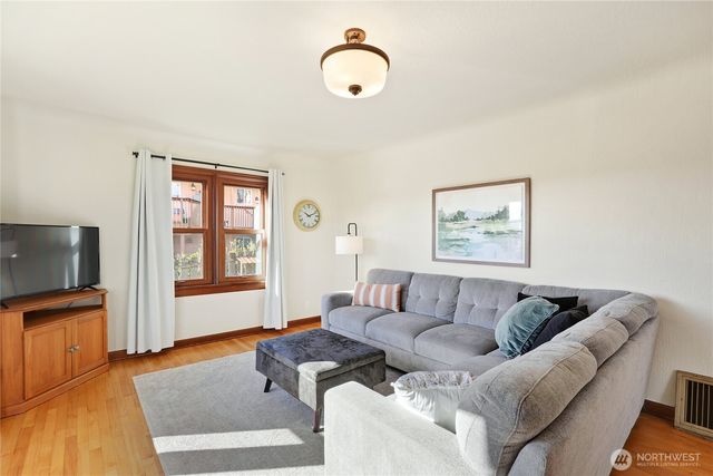 1121 Chester Avenue, Bremerton, WA 98337