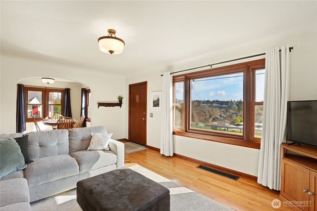 1121 Chester Avenue, Bremerton, WA 98337