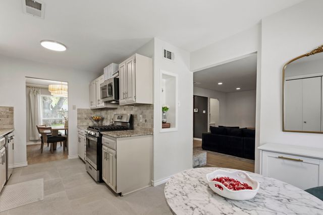 2604 Fallcreek Drive, Carrollton, TX 75006