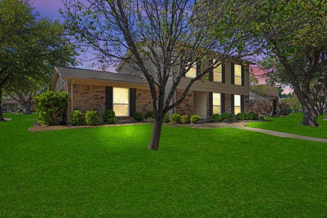 2604 Fallcreek Drive, Carrollton, TX 75006