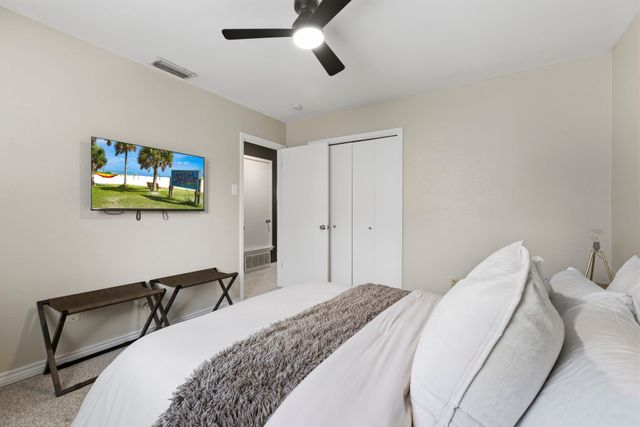 2604 Fallcreek Drive, Carrollton, TX 75006