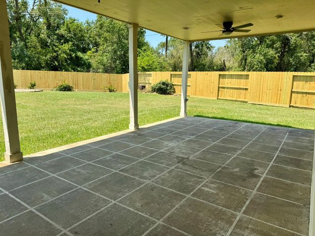202 Almond Drive, Baytown, TX 77520